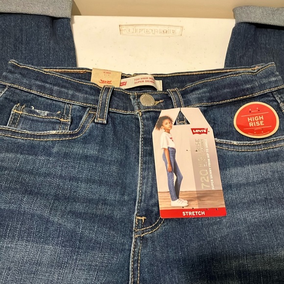 Levi's Other - NWT Levi 720 12R High Rise Skinny Ripped  Jeans $60 Make me a reasonable offer